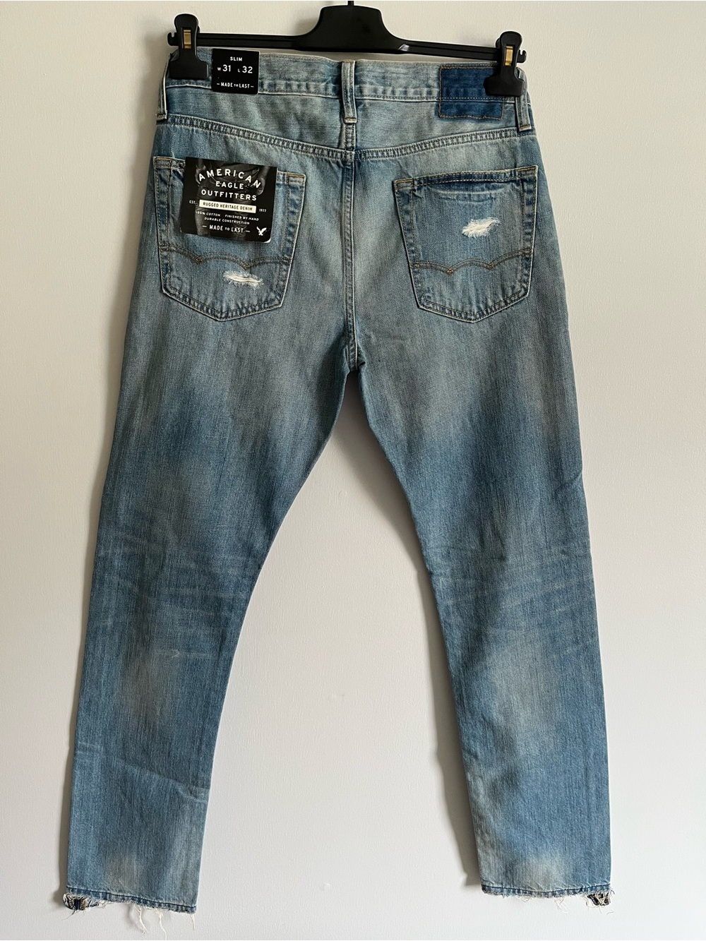 BNWT American eagle men’s rugged heritage denim distressed jeans 31x32